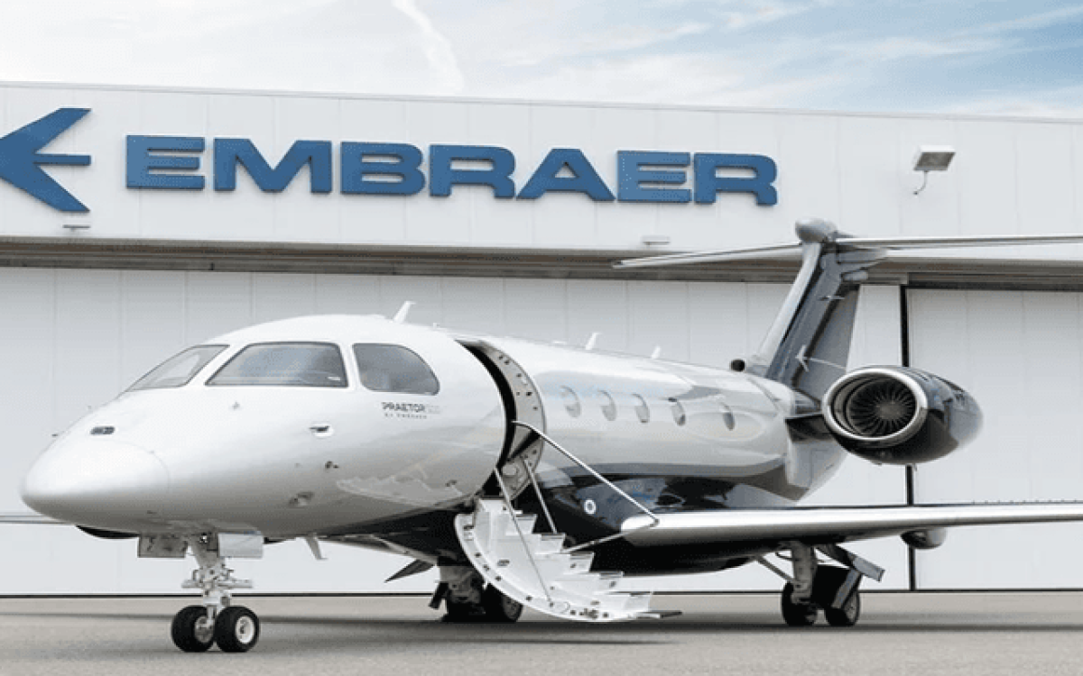 Embraer (EMBR3) tem lucro ajustado de R$ 1,09 bi no 4T24 e resultado recorde