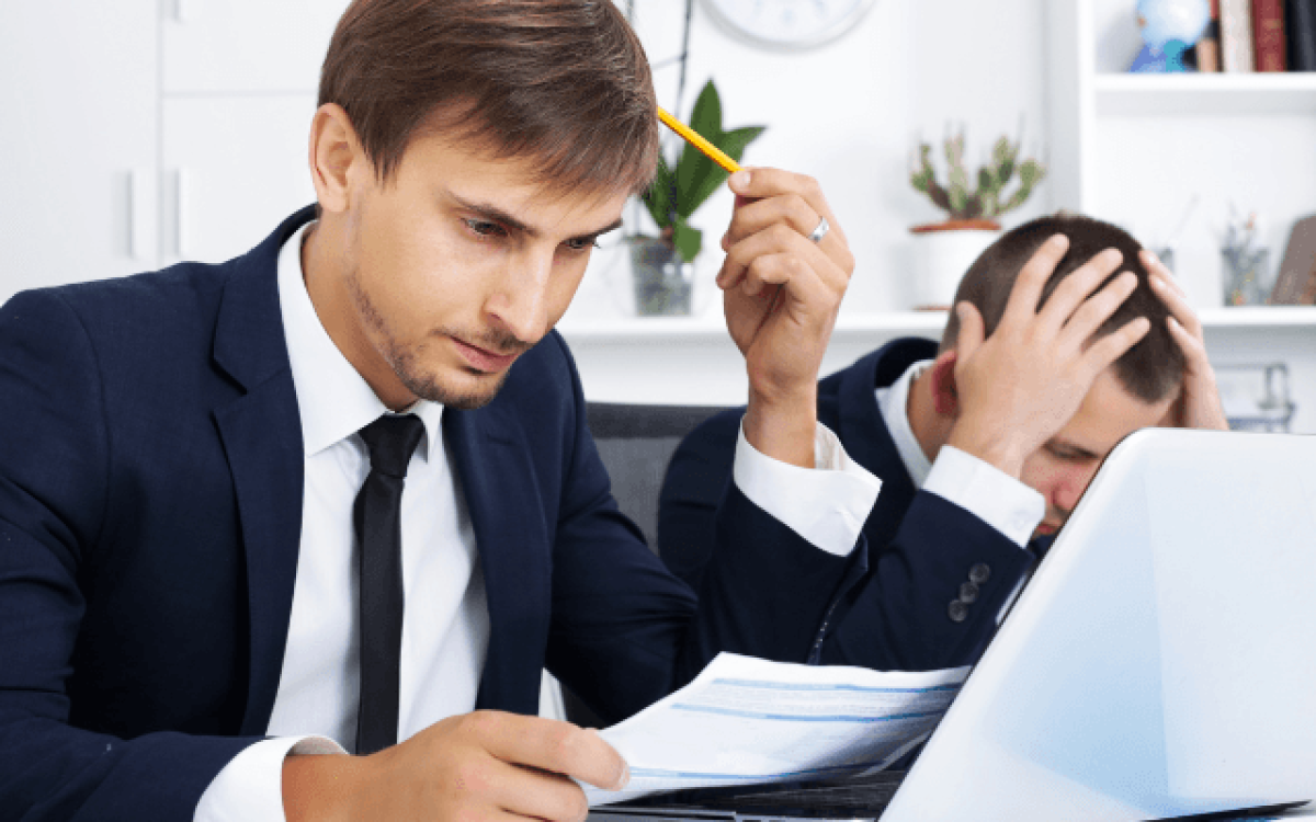 Erros Mais Comuns de Investidores Iniciantes e Como Evitá-los