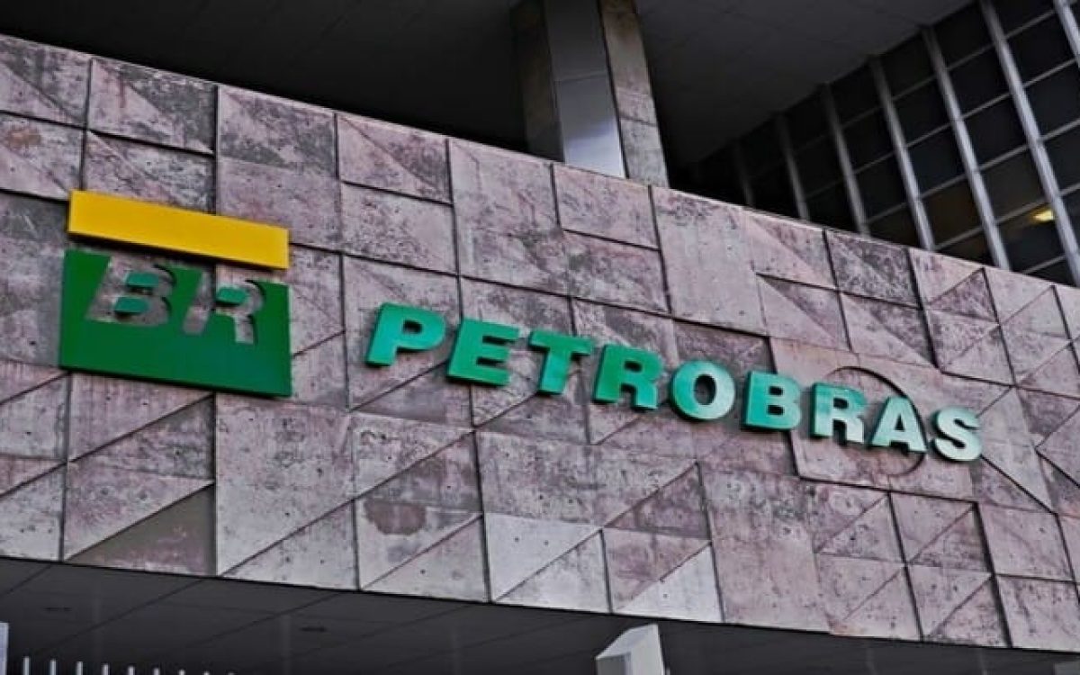 Petrobras (PETR4) tem prejuízo de R$ 17 bi no 4T24, mas mantém distribuição de dividendos